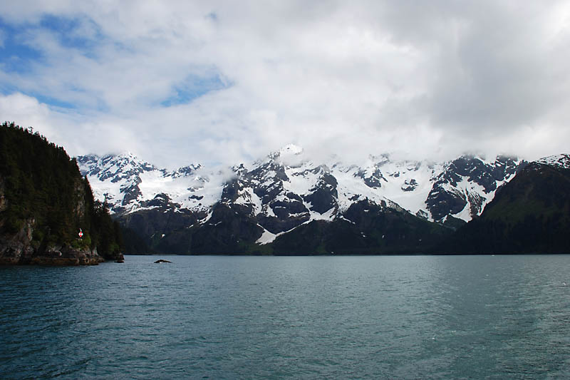 Small glaciers dot the mountains everywhere.