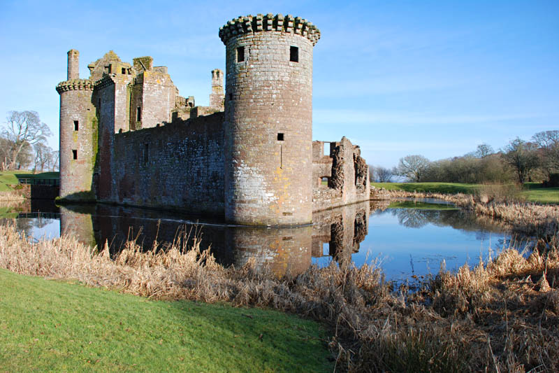 <h3>Caerlaverlock Castle</h3>Caerlaverlock castle was built about 1270. The original castle was built 50 years earlier a half mile south of here, but was abandoned for lack of suitable ground.