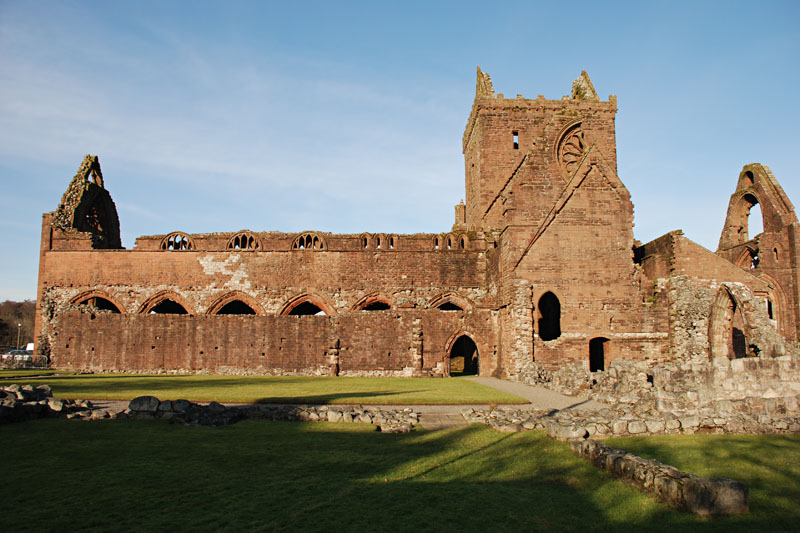 <h3>Sweetheart Abbey</h3>This Cistercian abbey was established by Lady Devorgilla in 1273. The abbey was originally called New Abbey to distingush it from nearby Dundrennan Abbey.